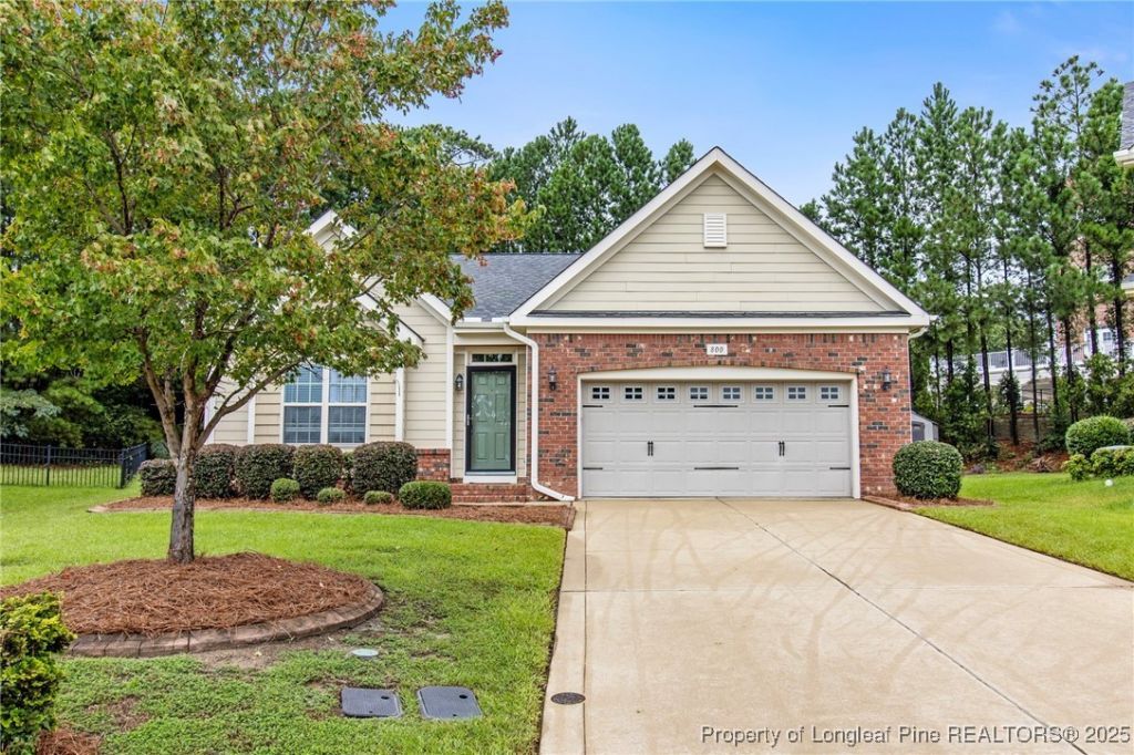 800 Misty Meadow Lane, Fayetteville, NC 28304 Main Photo