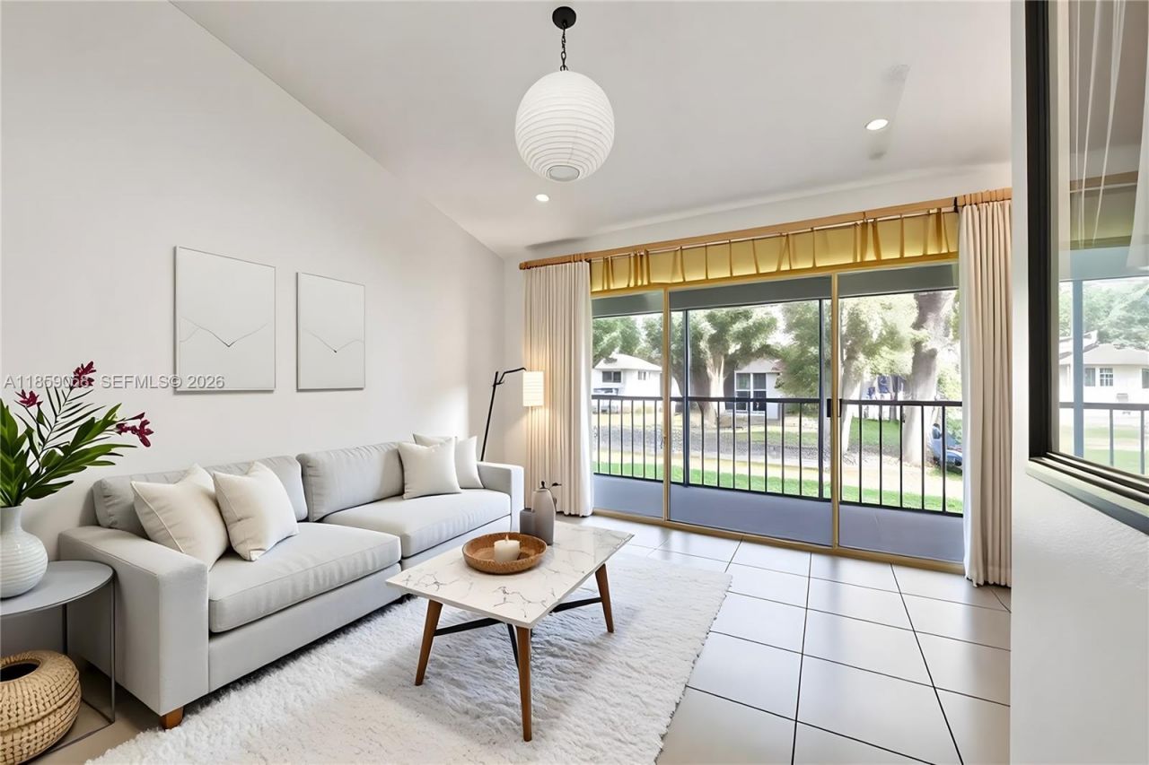 14006 SW 91st Ter, Unit 14006, Miami, FL 33186 Photo