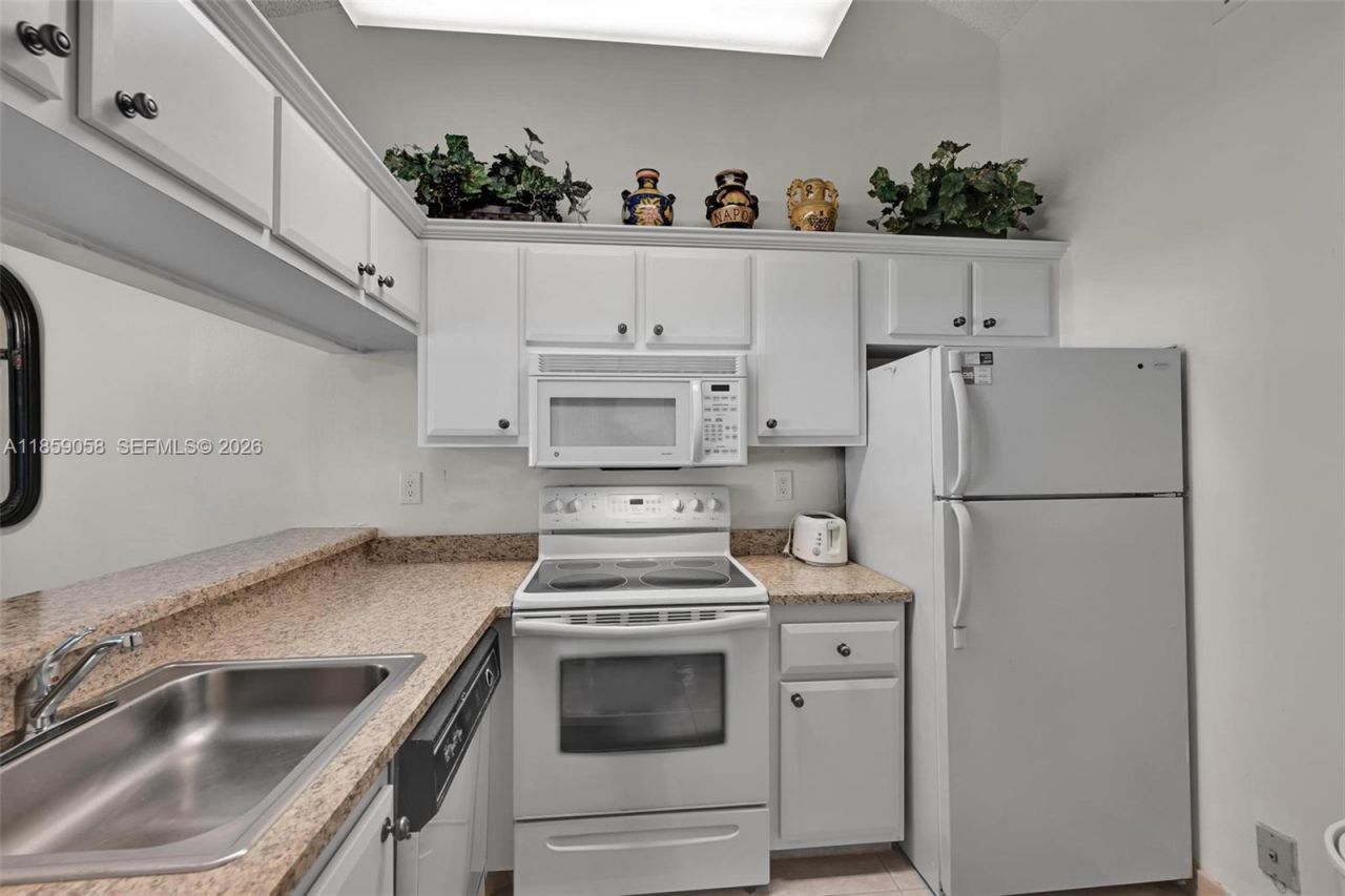 14006 SW 91st Ter, Unit 14006, Miami, FL 33186 Photo