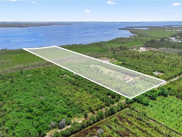 6250 Masters Landing DR, ST. JAMES CITY, FL 33956