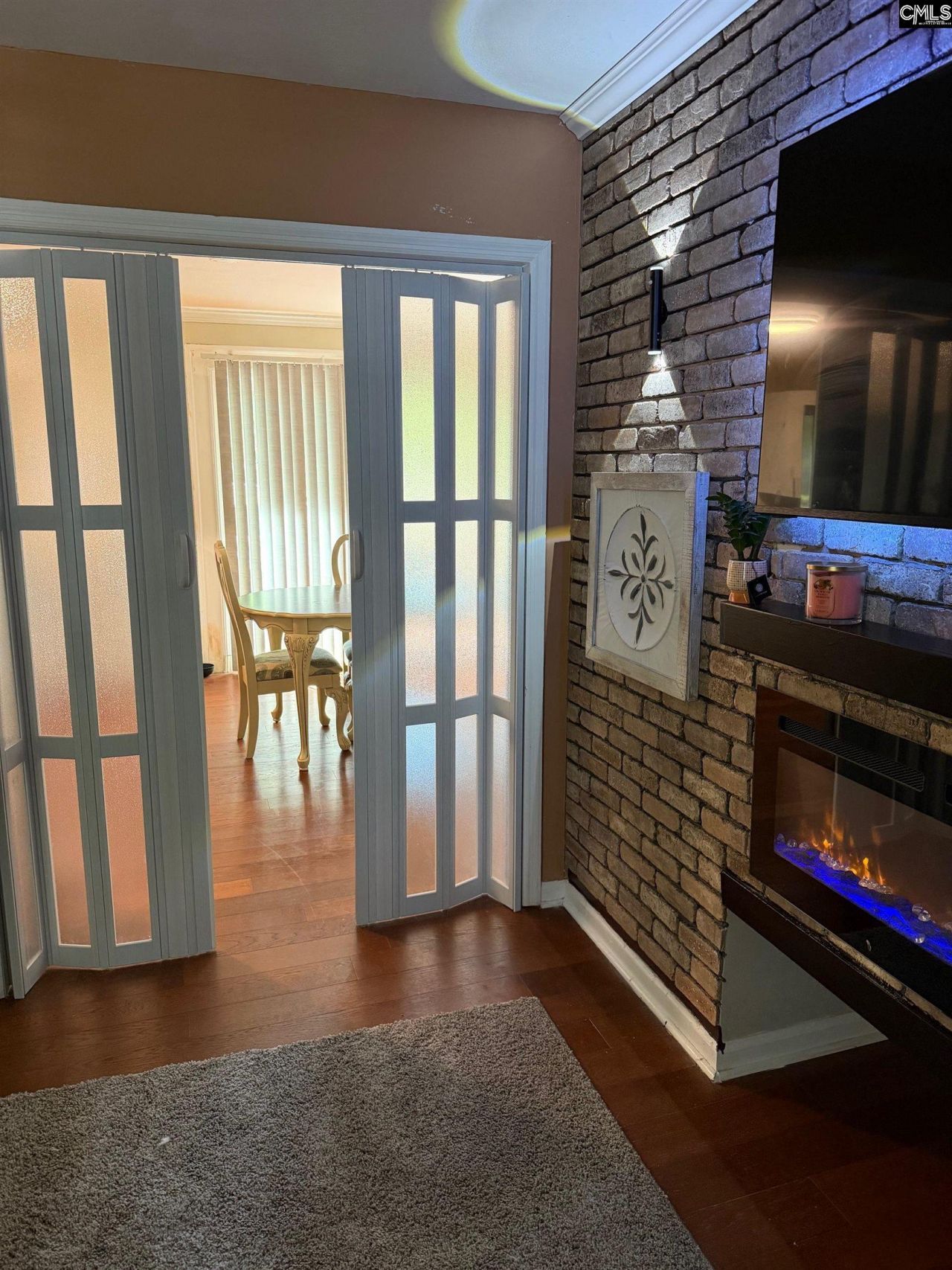 4243 Mandel Drive Photo 4