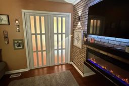 4243 Mandel Drive photo 4