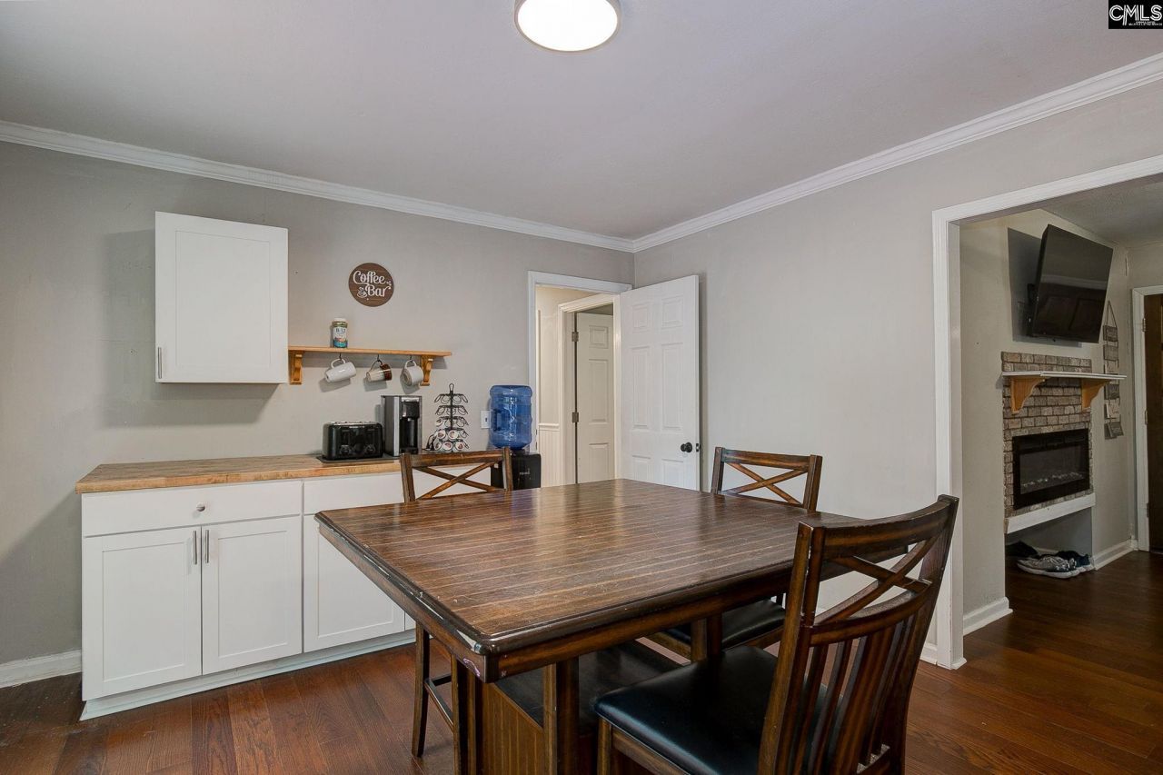 4243 Mandel Drive Photo 8