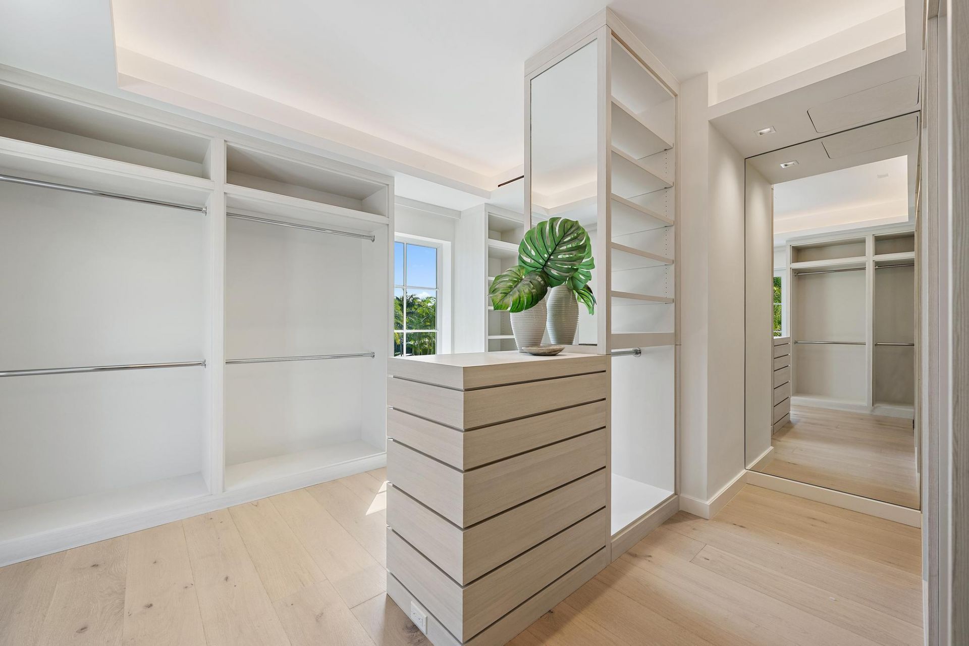 301 Plantation Road, Palm Beach, FL 33480 Photo