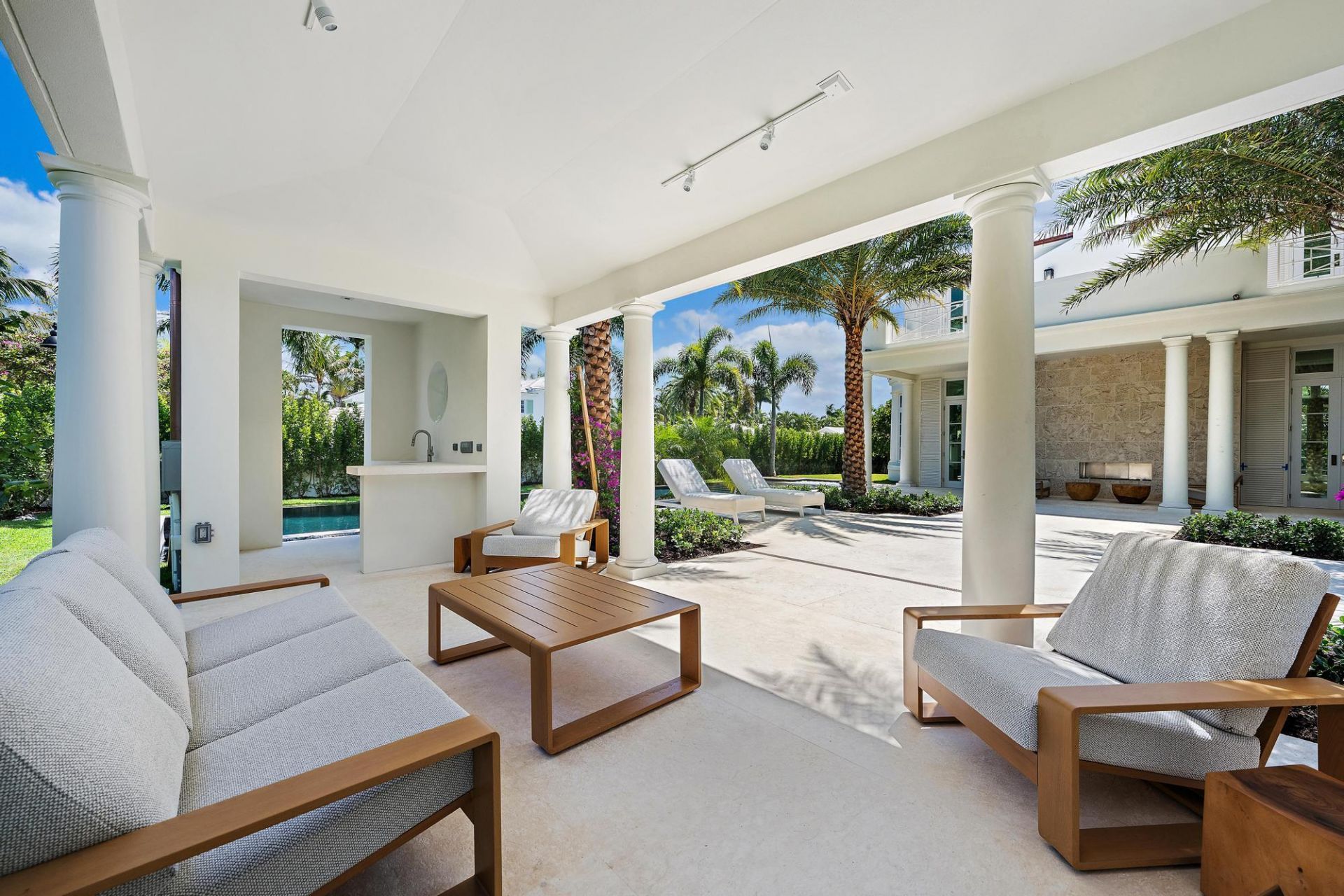 301 Plantation Road, Palm Beach, FL 33480 Photo