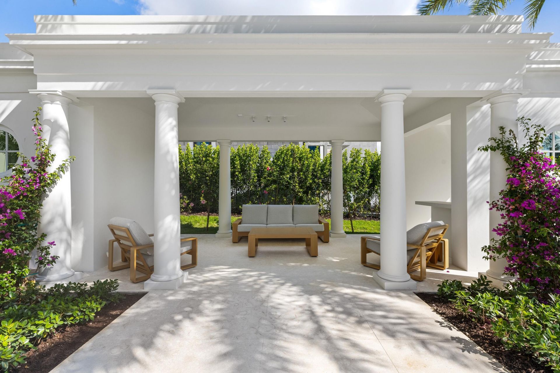 301 Plantation Road, Palm Beach, FL 33480 Photo