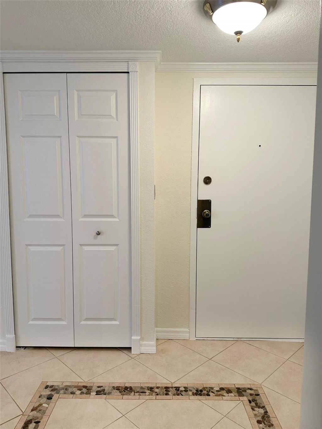 2500 Parkview Drive, Unit 814, Hallandale Beach, FL 33009 Photo