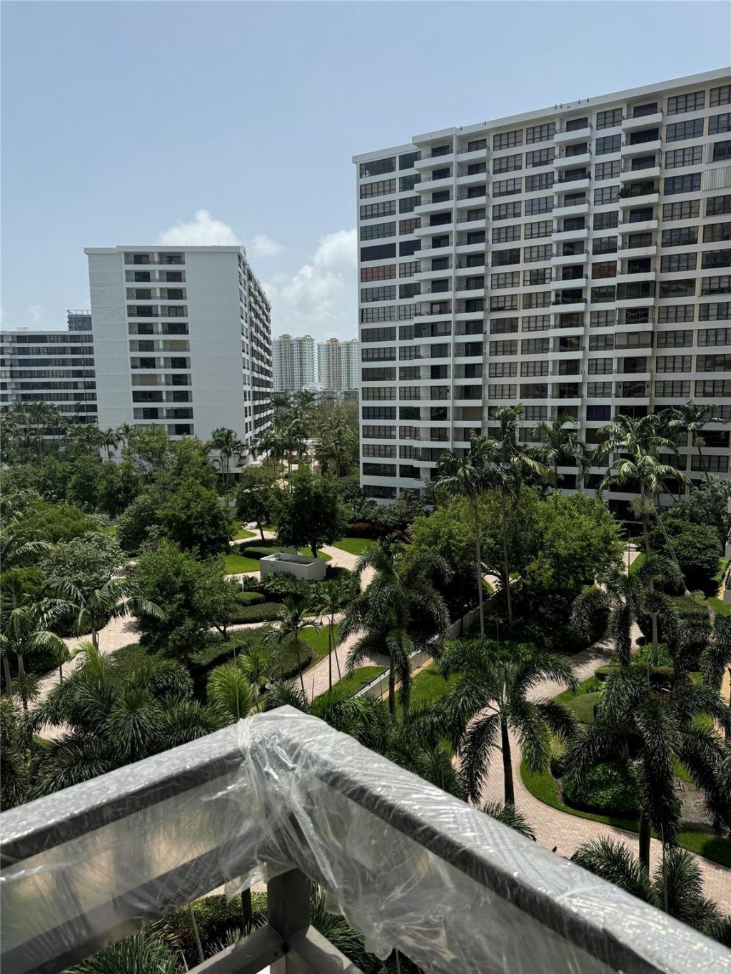 2500 Parkview Drive, Unit 814, Hallandale Beach, FL 33009 Photo