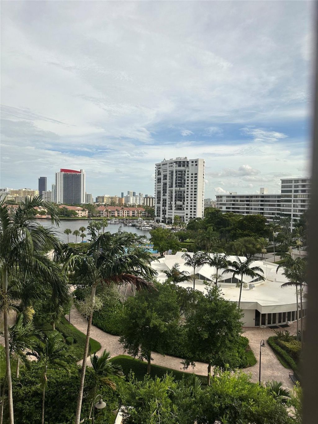 2500 Parkview Drive, Unit 814, Hallandale Beach, FL 33009 Photo