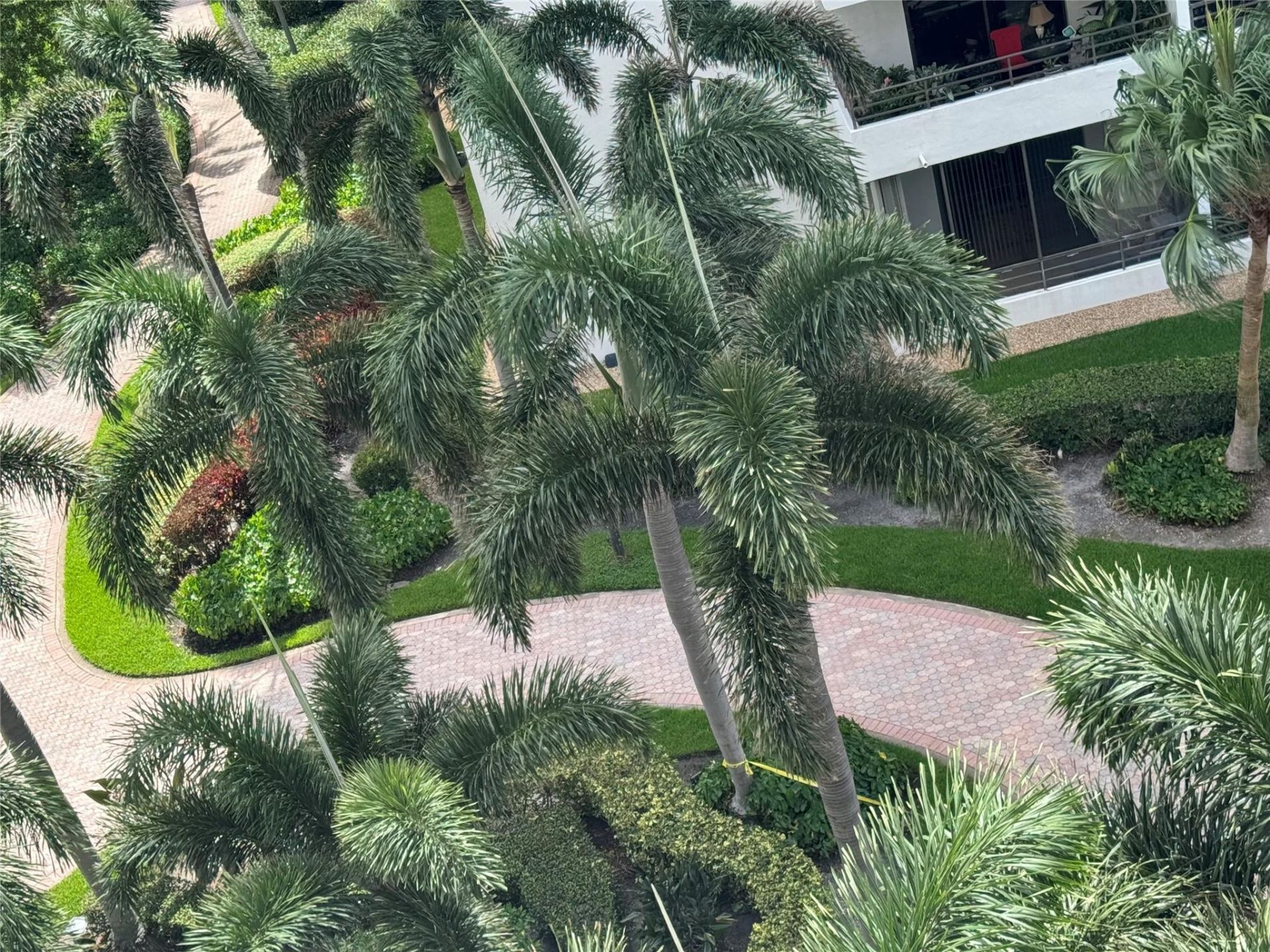 2500 Parkview Drive, Unit 814, Hallandale Beach, FL 33009 Photo