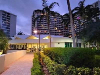 2500 Parkview Drive, Unit 814, Hallandale Beach, FL 33009 Photo