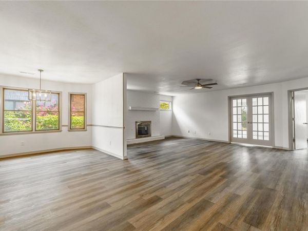 1008 W Linden Street, Rogers, AR 72756