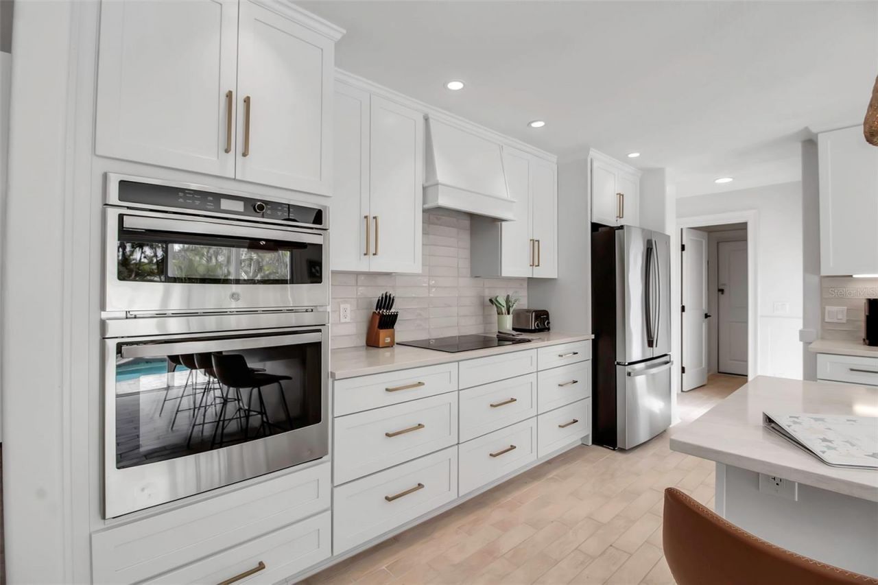 207 Peacock Lane, Holmes Beach, FL 34217 Photo