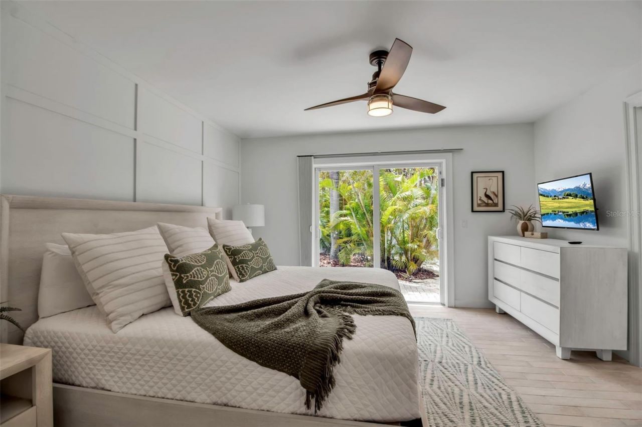 207 Peacock Lane, Holmes Beach, FL 34217 Photo