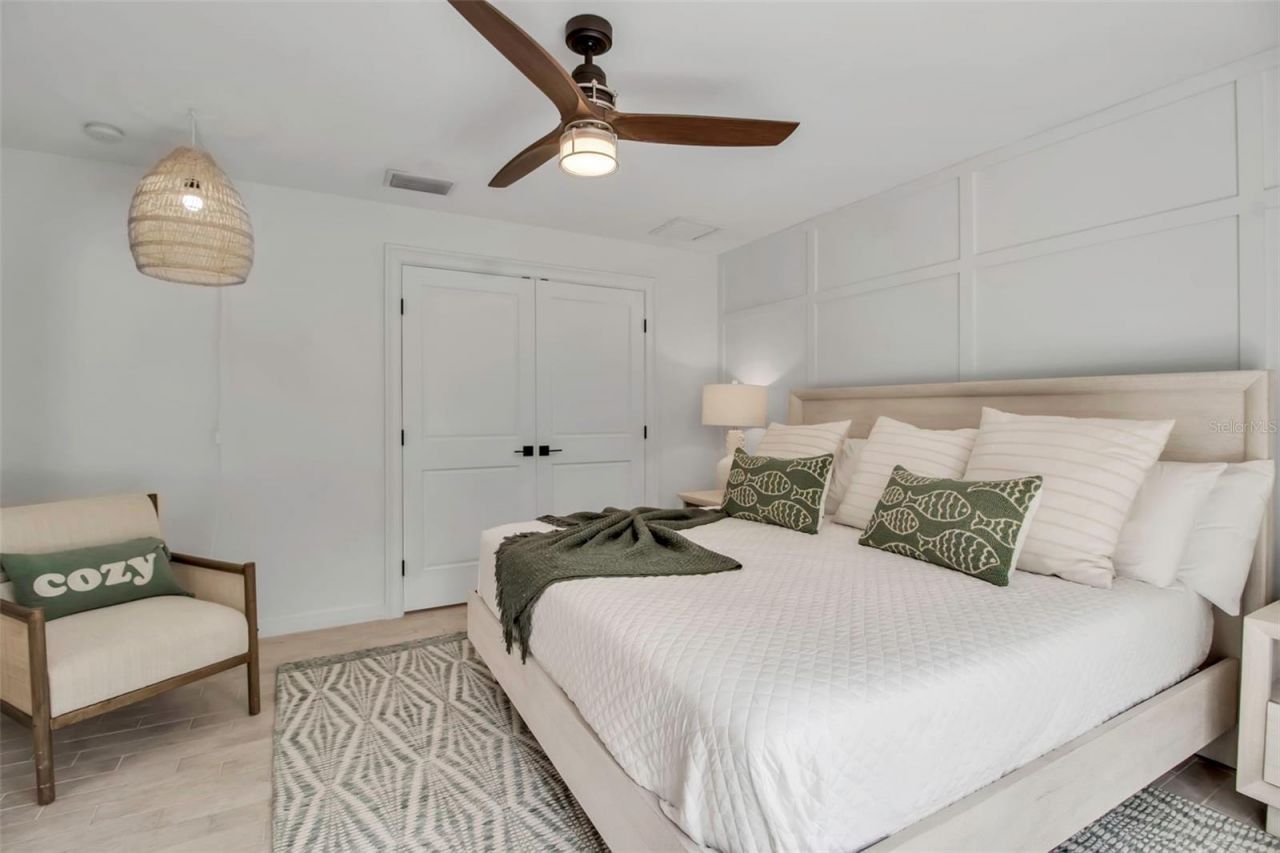 207 Peacock Lane, Holmes Beach, FL 34217 Photo