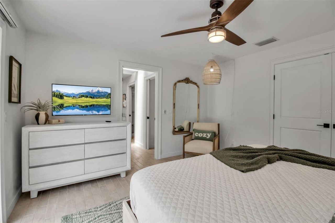 207 Peacock Lane, Holmes Beach, FL 34217 Photo