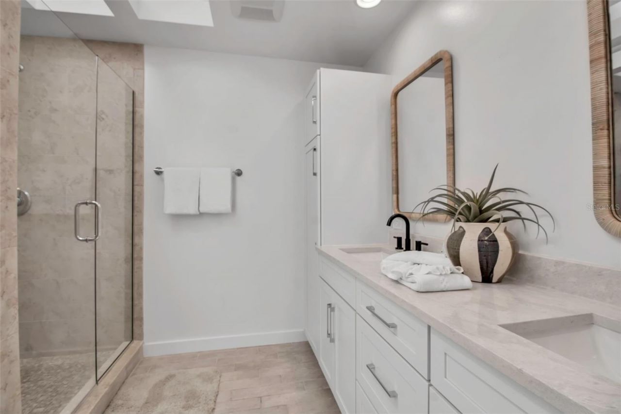 207 Peacock Lane, Holmes Beach, FL 34217 Photo