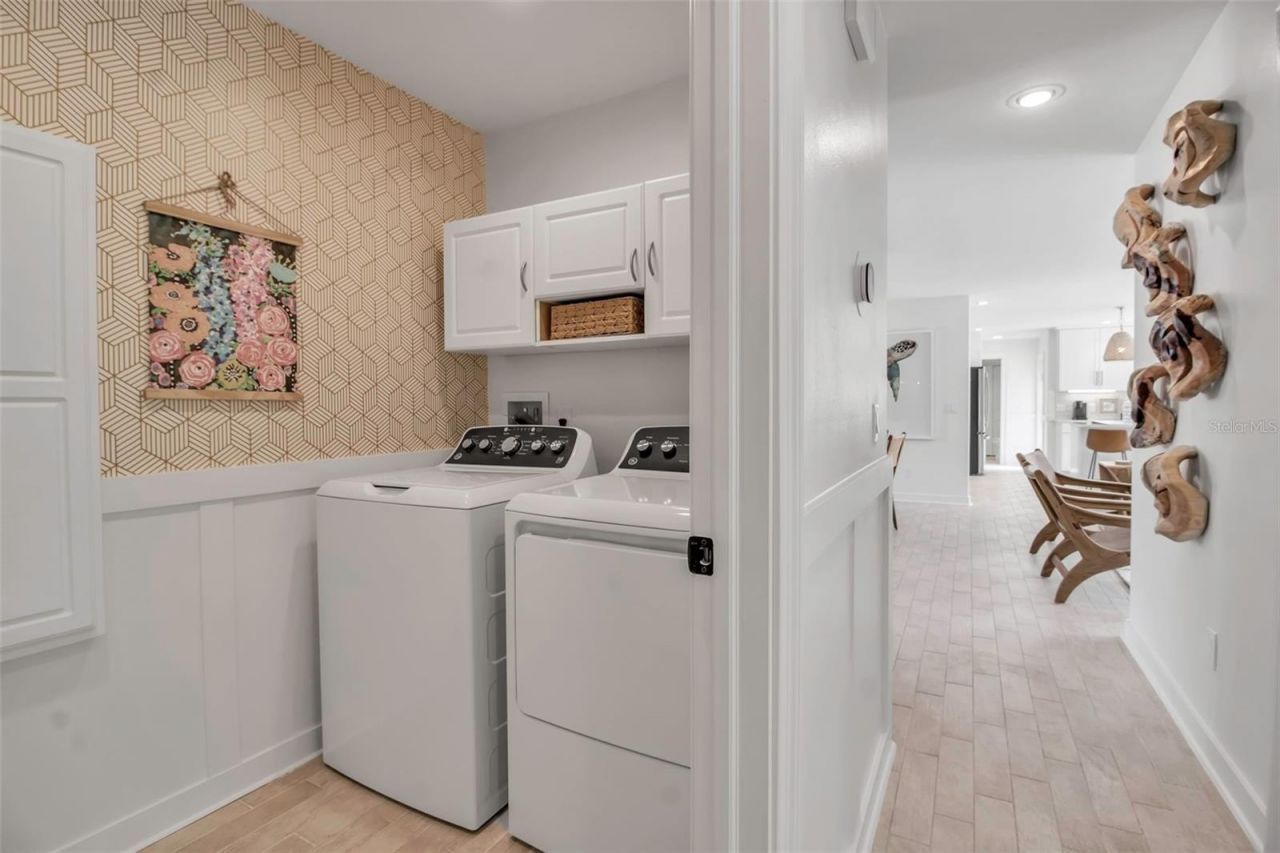 207 Peacock Lane, Holmes Beach, FL 34217 Photo