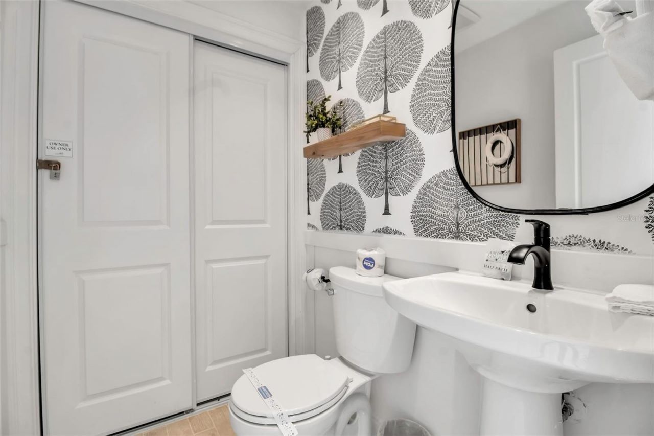 207 Peacock Lane, Holmes Beach, FL 34217 Photo