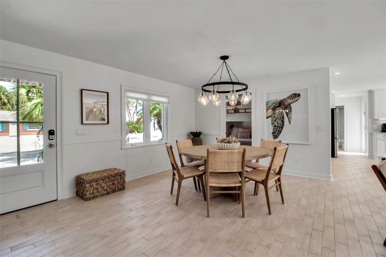 207 Peacock Lane, Holmes Beach, FL 34217 Photo