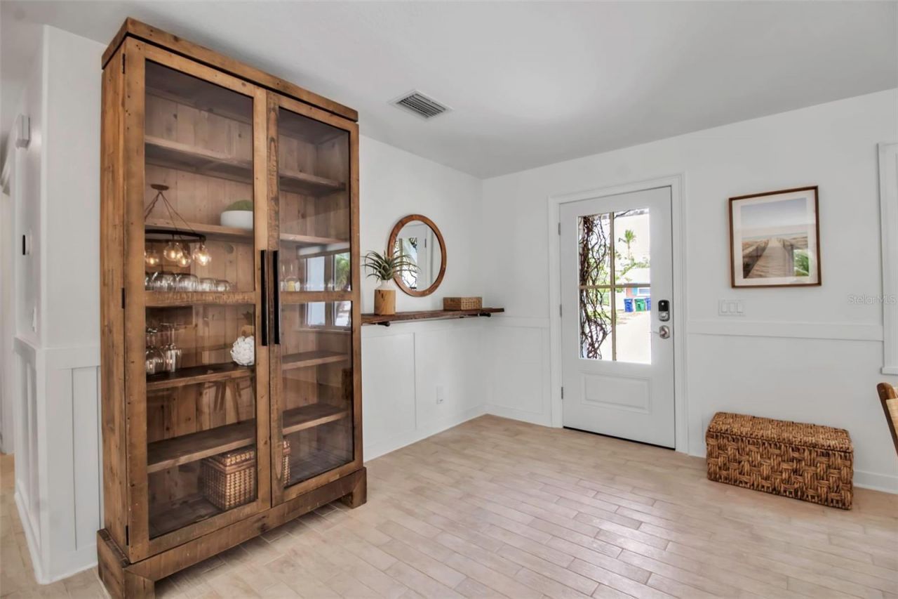 207 Peacock Lane, Holmes Beach, FL 34217 Photo