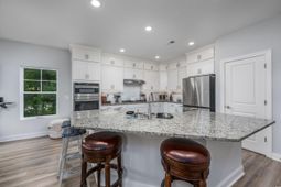 2550 Dogwood Rd. photo 4