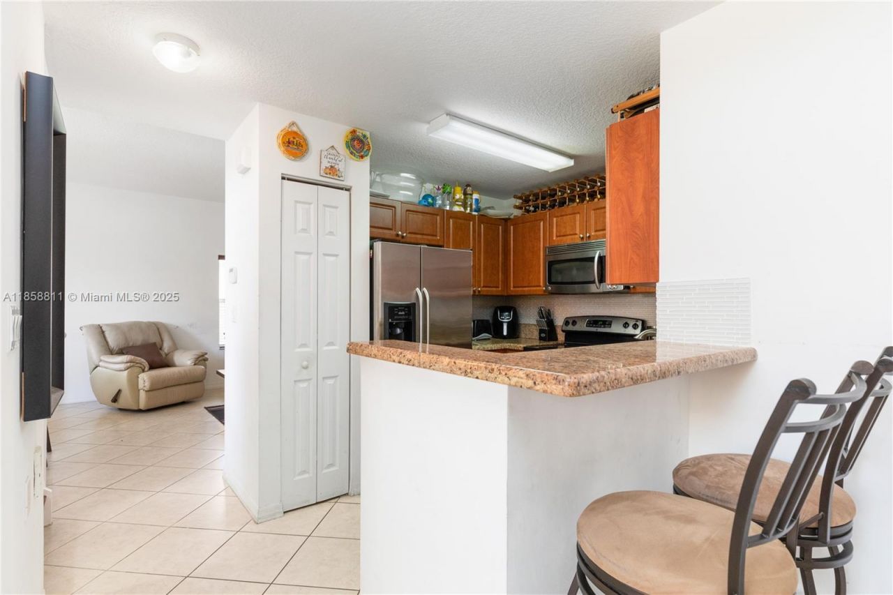 1068 SW 143rd Ave, Unit 2510, Pembroke Pines, FL 33027 Photo