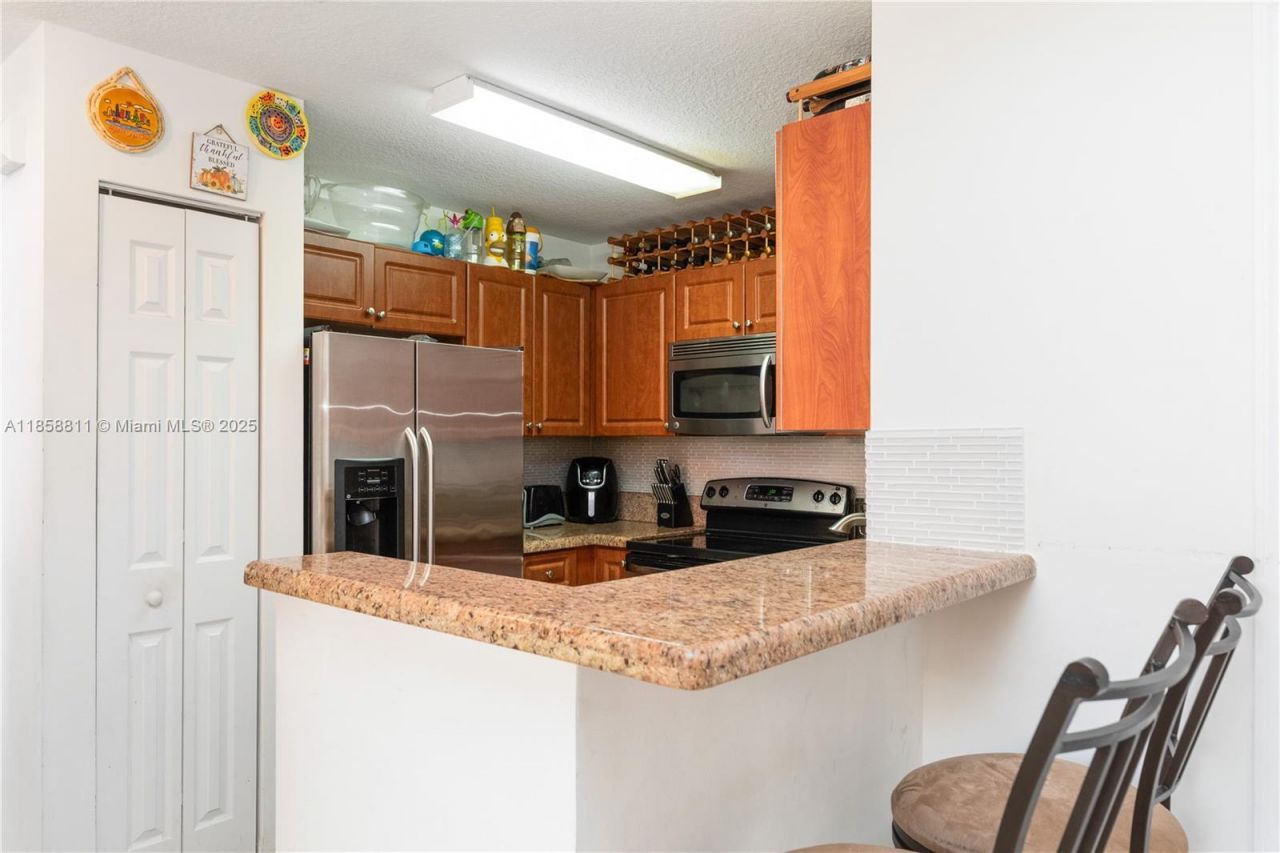 1068 SW 143rd Ave, Unit 2510, Pembroke Pines, FL 33027 Photo