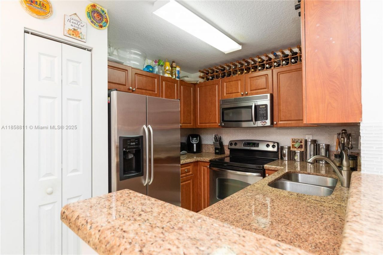 1068 SW 143rd Ave, Unit 2510, Pembroke Pines, FL 33027 Photo