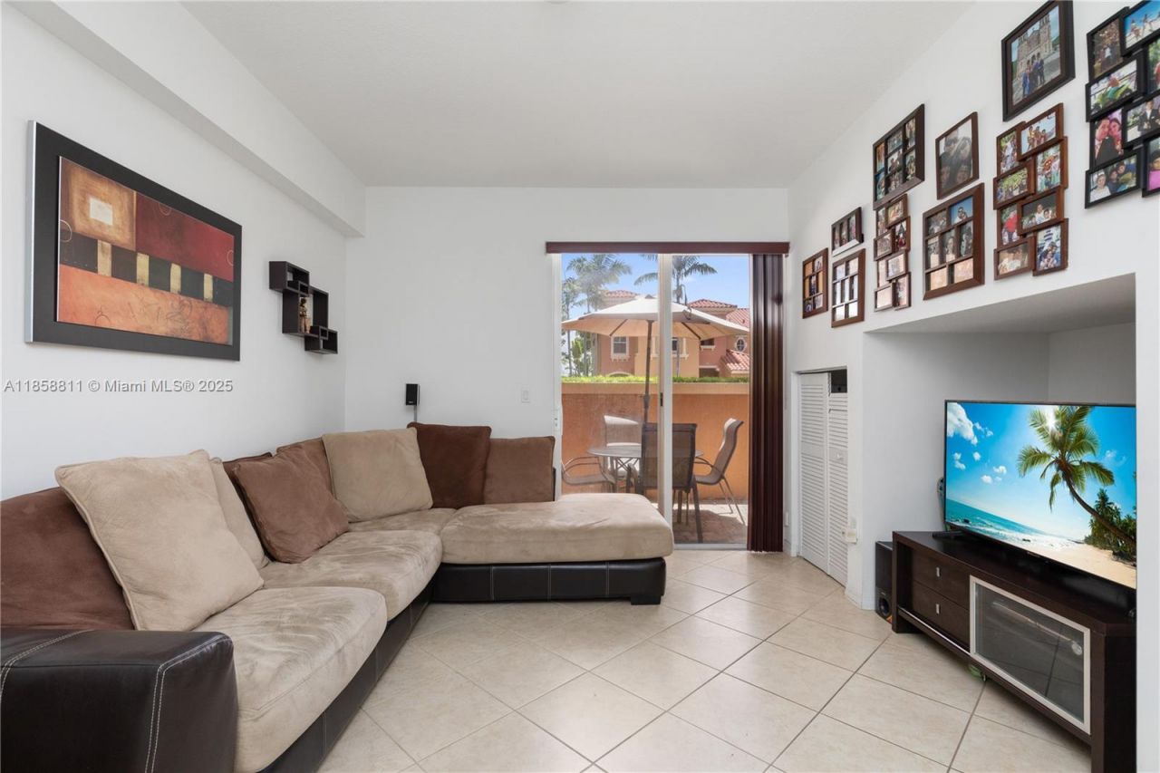 1068 SW 143rd Ave, Unit 2510, Pembroke Pines, FL 33027 Photo