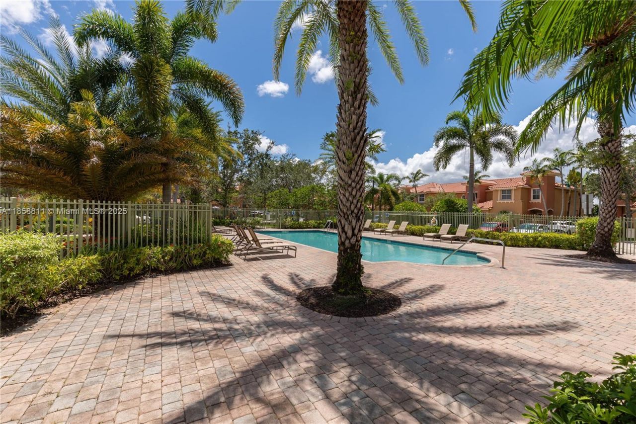 1068 SW 143rd Ave, Unit 2510, Pembroke Pines, FL 33027 Photo