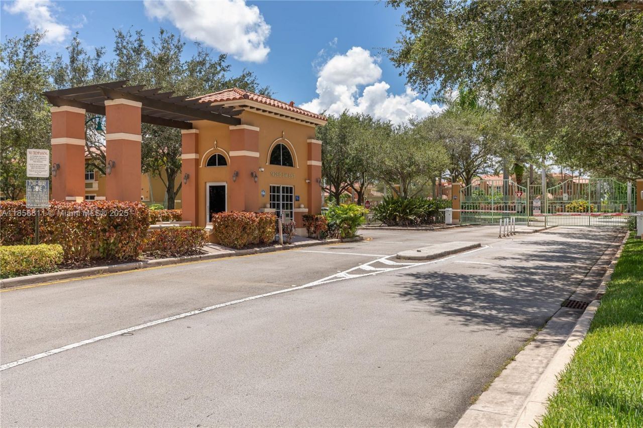 1068 SW 143rd Ave, Unit 2510, Pembroke Pines, FL 33027 Photo