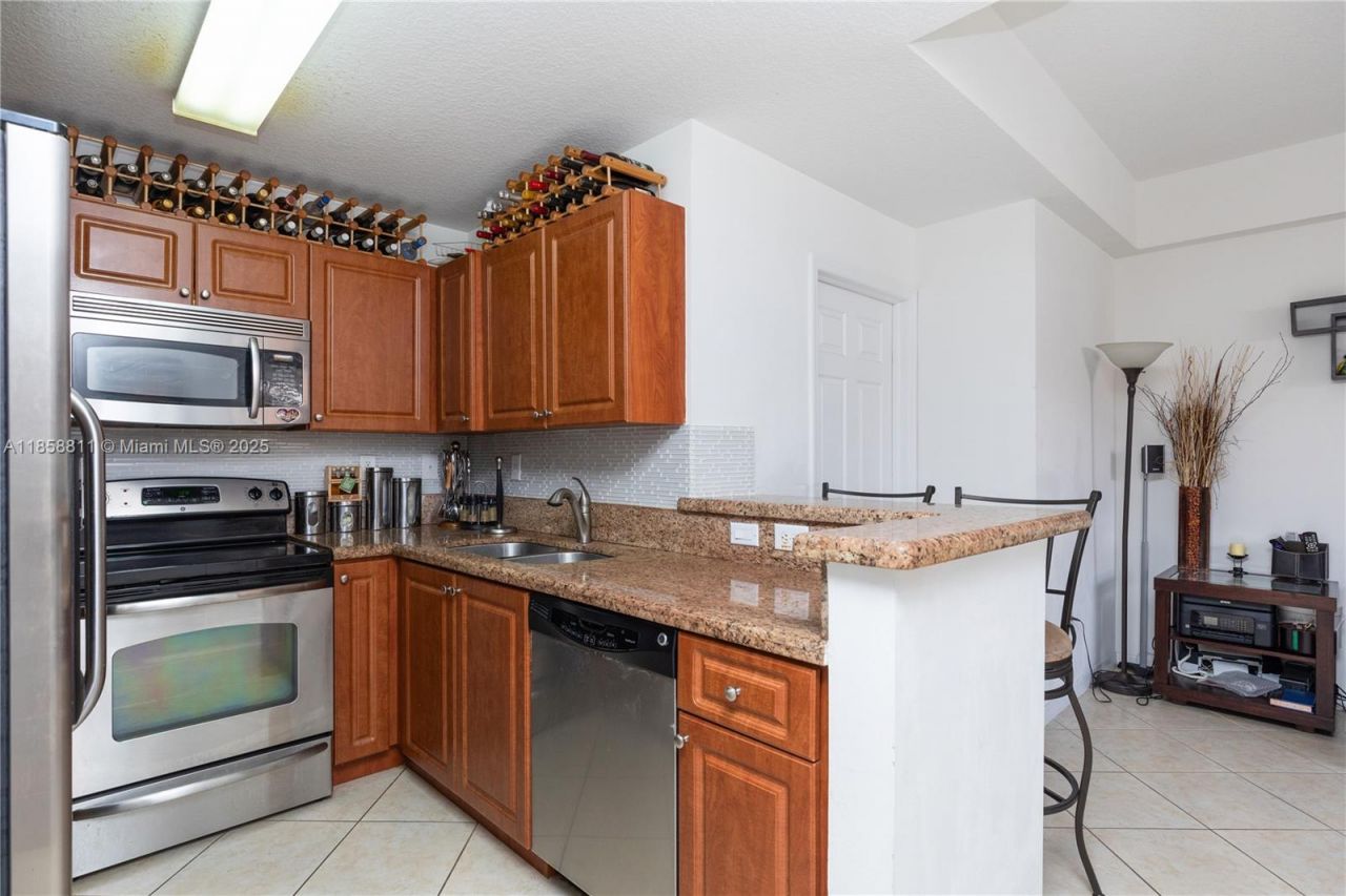 1068 SW 143rd Ave, Unit 2510, Pembroke Pines, FL 33027 Photo