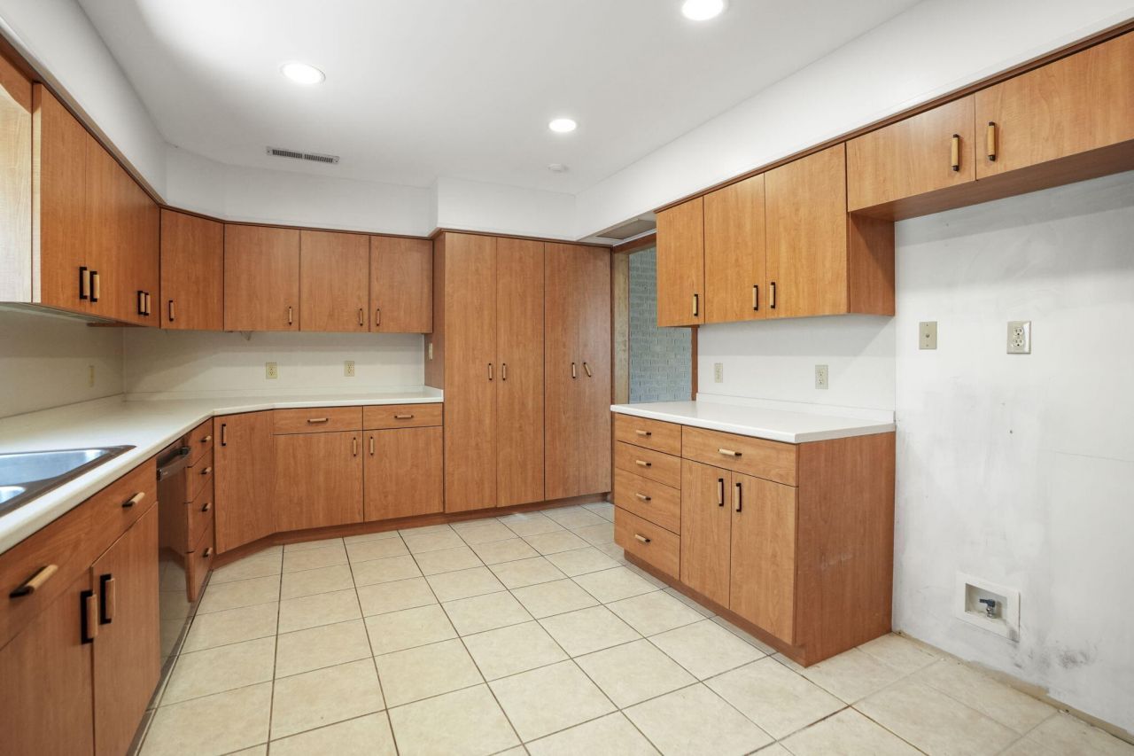 184 Scoville Street Photo 2