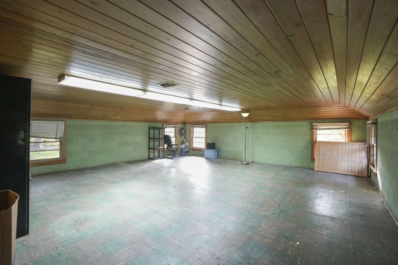 184 Scoville Street Photo 23