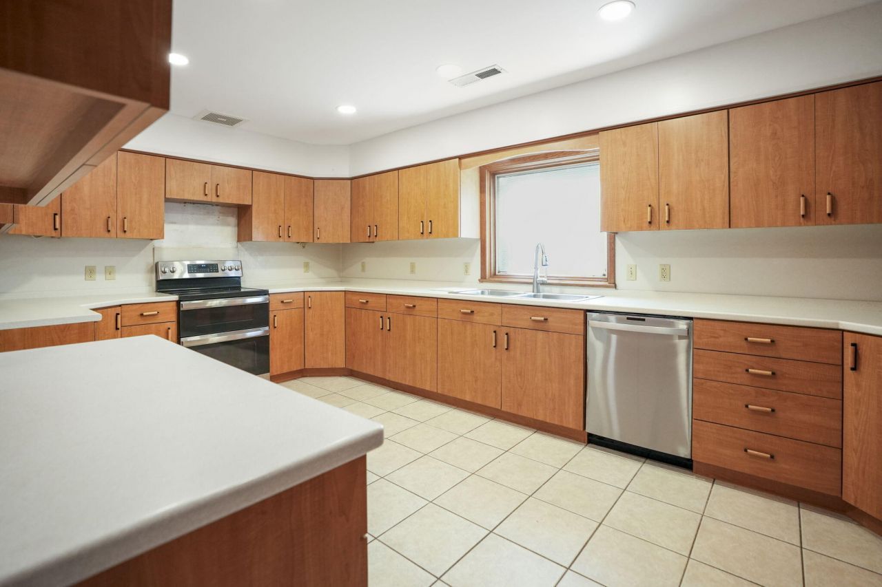 184 Scoville Street Photo 3