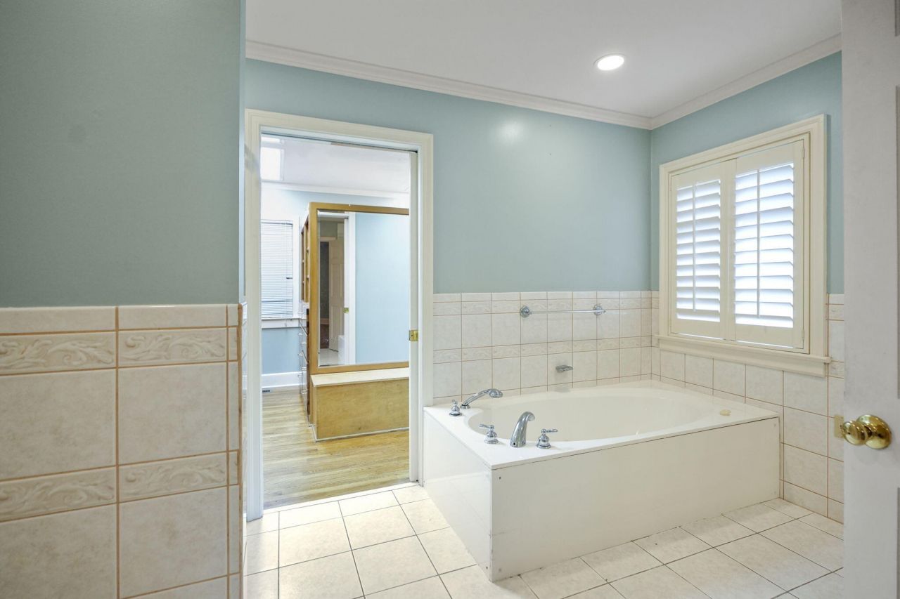 184 Scoville Street Photo 6