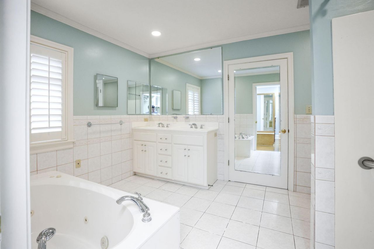 184 Scoville Street Photo 9