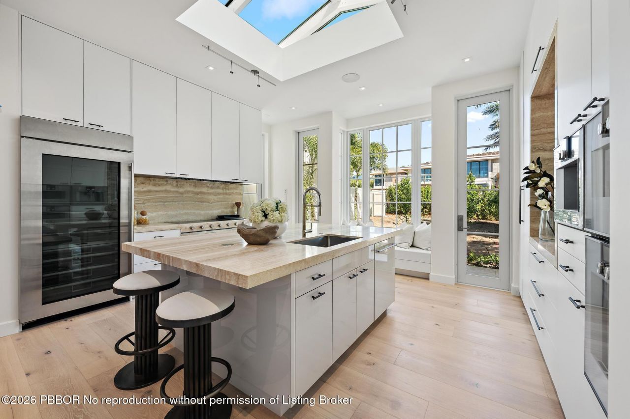 301 Plantation Road, Palm Beach, FL 33480 Photo