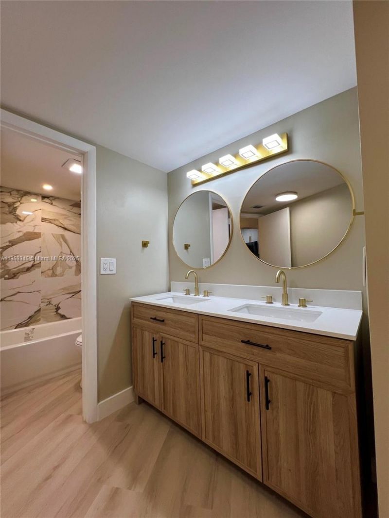 20500 W Country Club Dr, Unit 308, Aventura, FL 33180 Photo