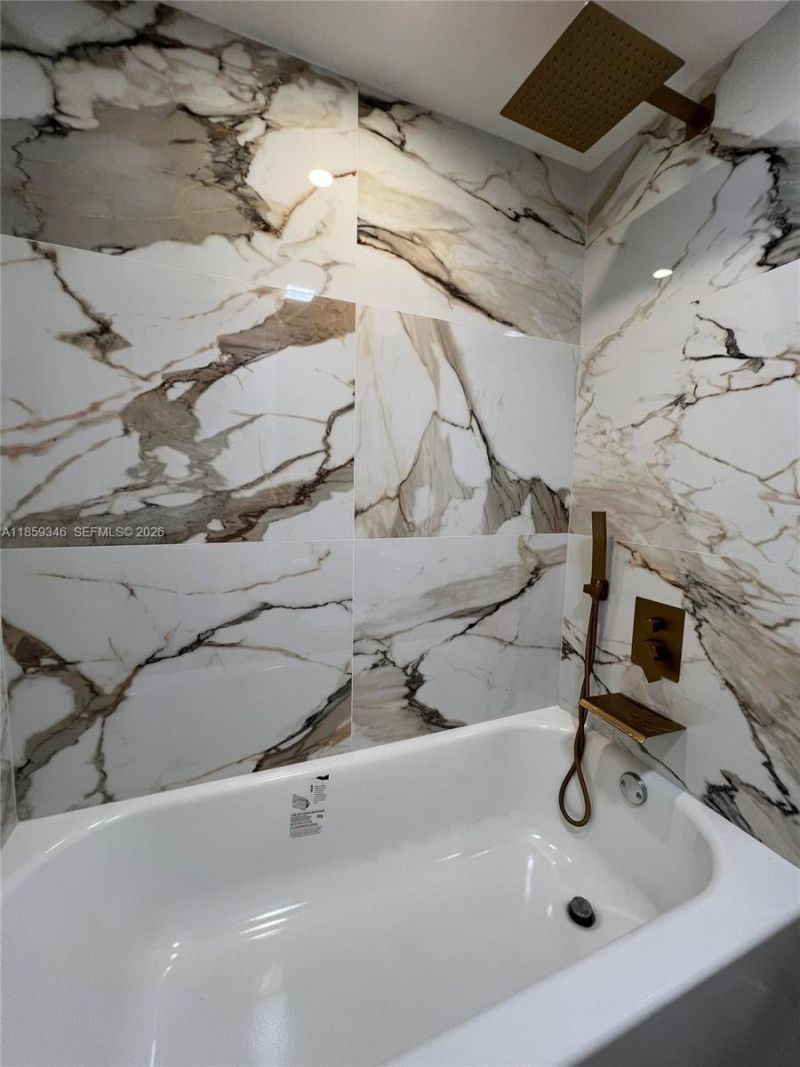 20500 W Country Club Dr, Unit 308, Aventura, FL 33180 Photo