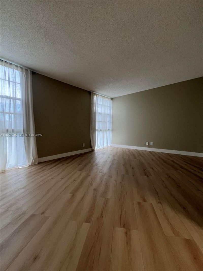 20500 W Country Club Dr, Unit 308, Aventura, FL 33180 Photo