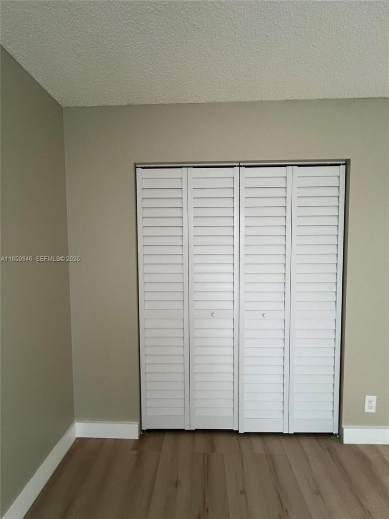 20500 W Country Club Dr, Unit 308, Aventura, FL 33180 Photo