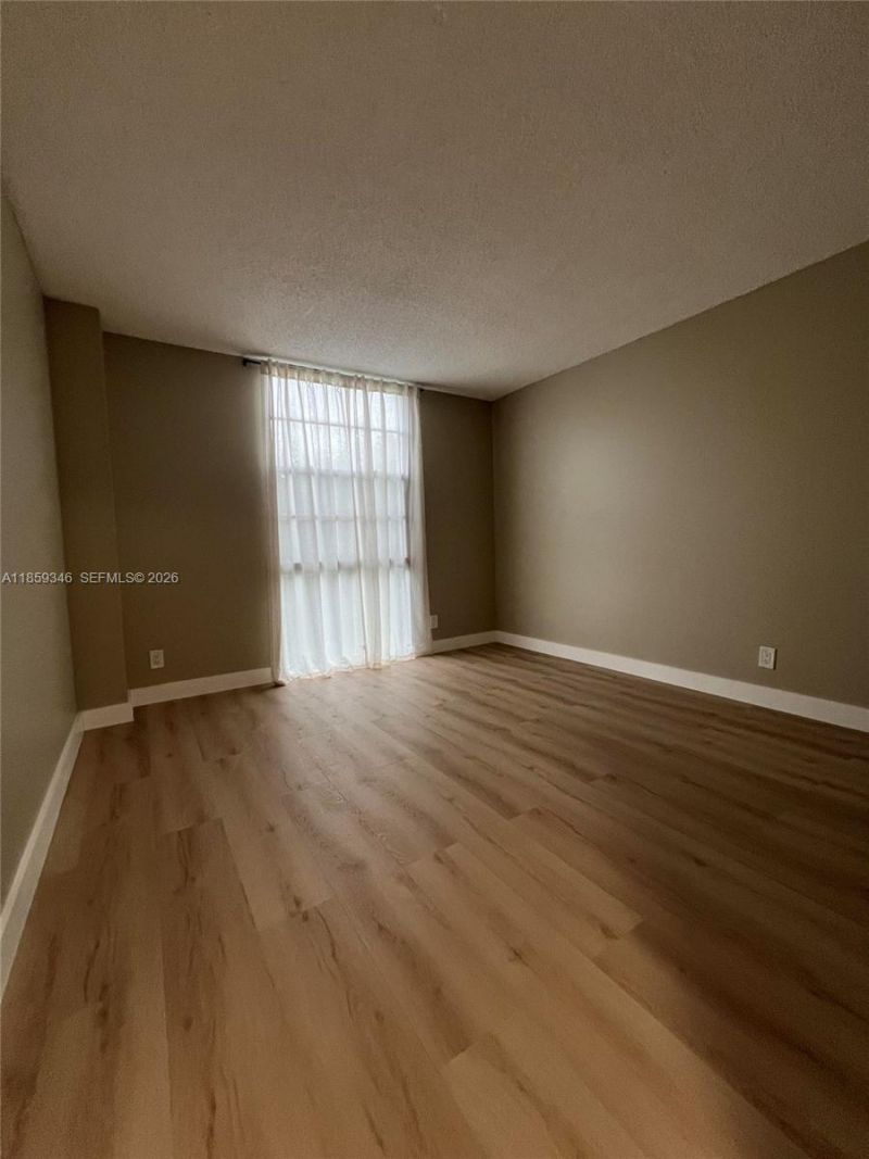 20500 W Country Club Dr, Unit 308, Aventura, FL 33180 Photo