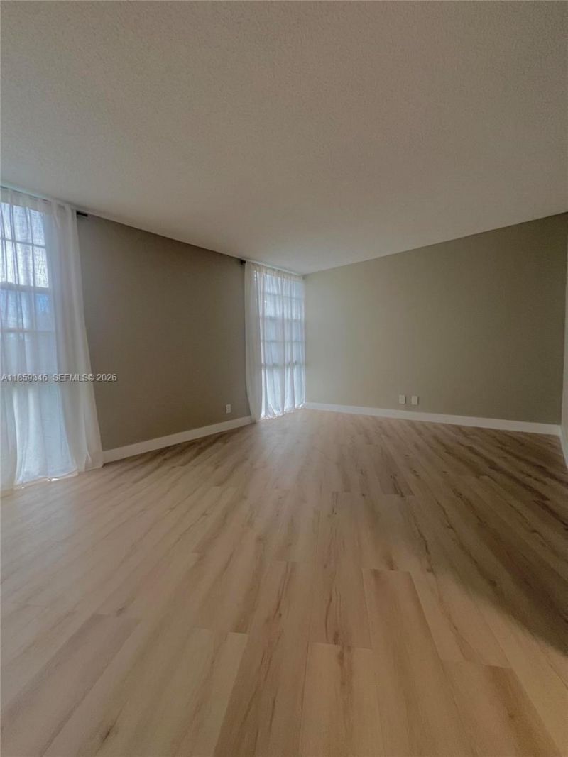 20500 W Country Club Dr, Unit 308, Aventura, FL 33180 Photo