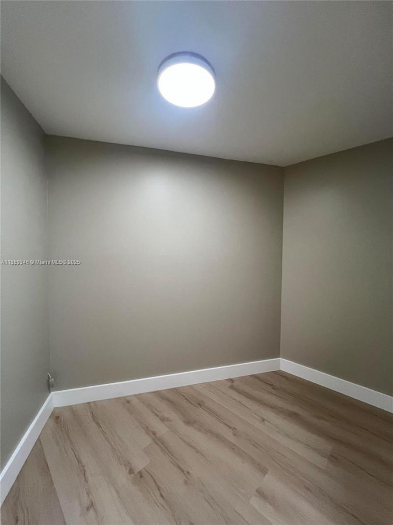 20500 W Country Club Dr, Unit 308, Aventura, FL 33180 Photo