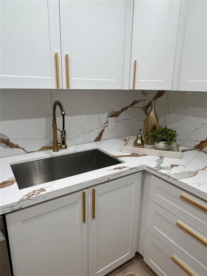 20500 W Country Club Dr, Unit 308, Aventura, FL 33180 Photo