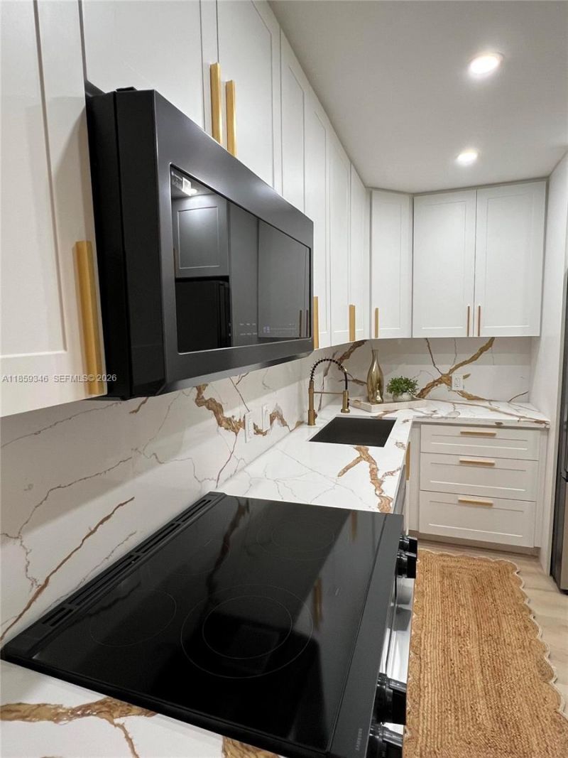 20500 W Country Club Dr, Unit 308, Aventura, FL 33180 Photo