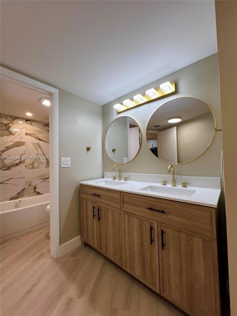 20500 W Country Club Dr, Unit 308, Aventura, FL 33180 Photo