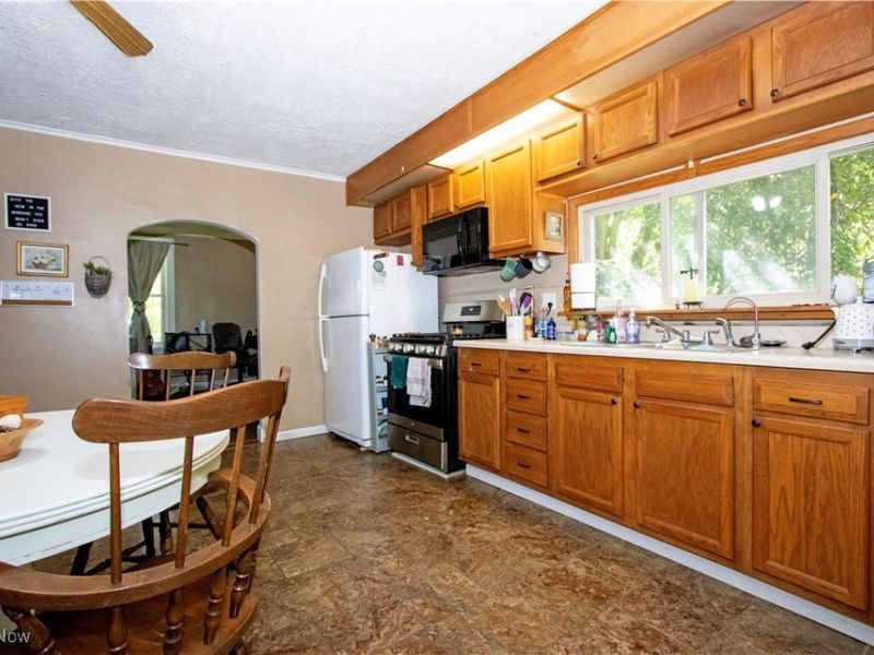 9077 Traphagen Street NW, Massillon, OH 44646 Photo 10